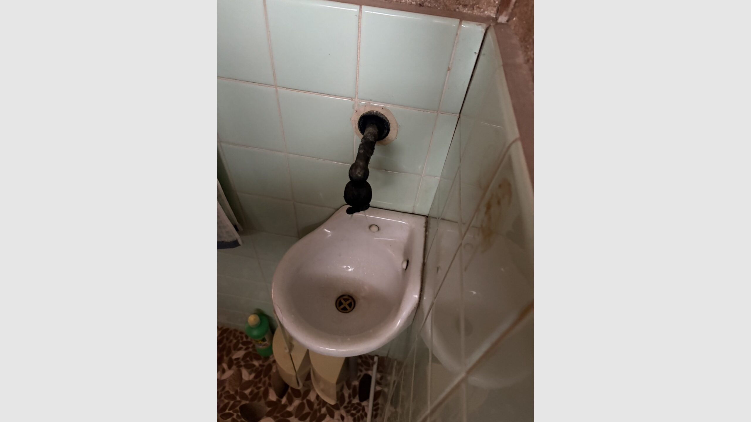 古い手洗い水栓を交換・配管も部分補修対応